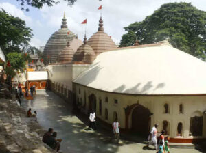 वायु, सड़क या रेल? प्रसिद्ध कामाख्या देवी मंदिर पहुंचने के सारे रास्ते