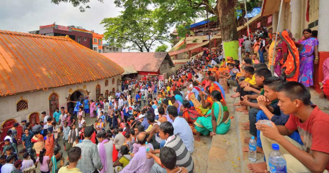 कामाख्या देवी मंदिर में 3 दिन के लिए मर्दों की एंट्री है बंद, अगर देख लिया एक अंश भी तो नराज हो जाते हैं लोग